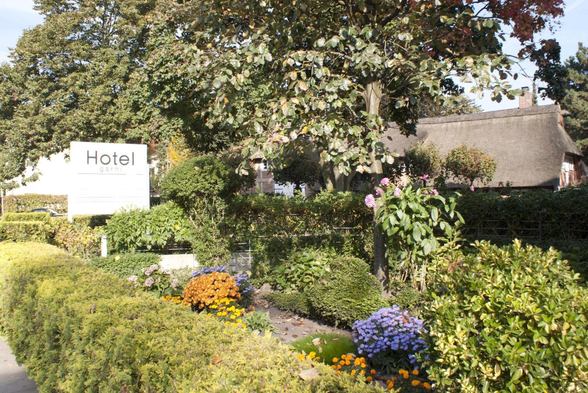 Entree Gross Borstel Garni Hotel Hamburg Exterior photo