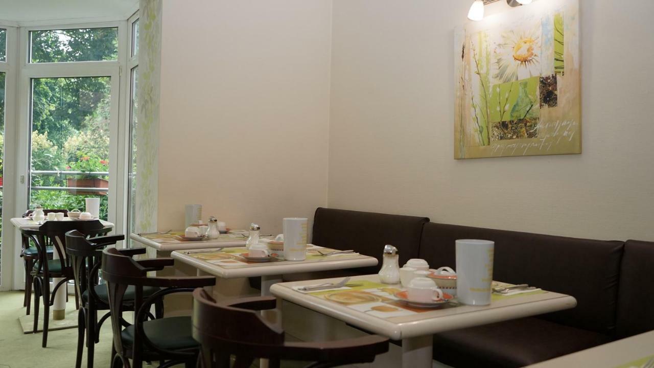 Entree Gross Borstel Garni Hotel Hamburg Exterior photo