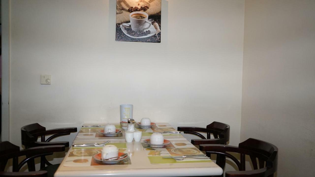 Entree Gross Borstel Garni Hotel Hamburg Exterior photo