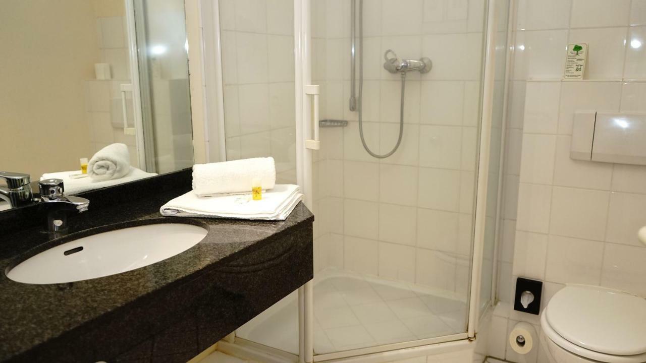 Entree Gross Borstel Garni Hotel Hamburg Exterior photo