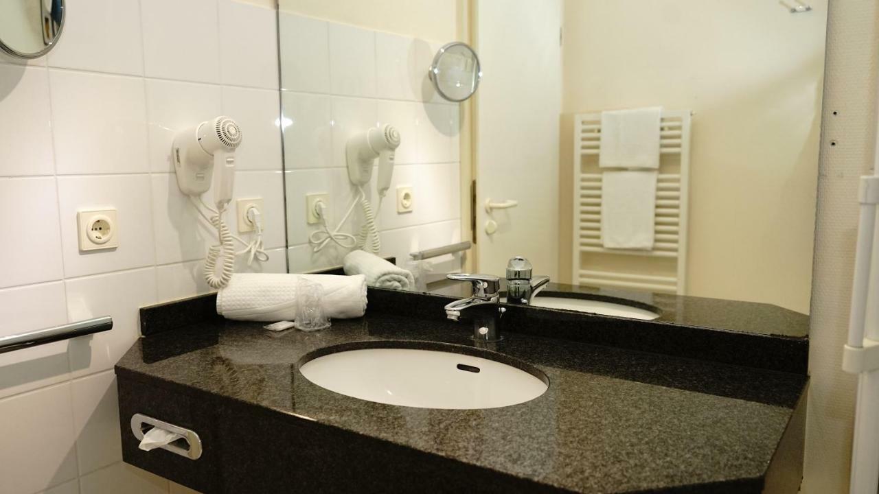 Entree Gross Borstel Garni Hotel Hamburg Exterior photo