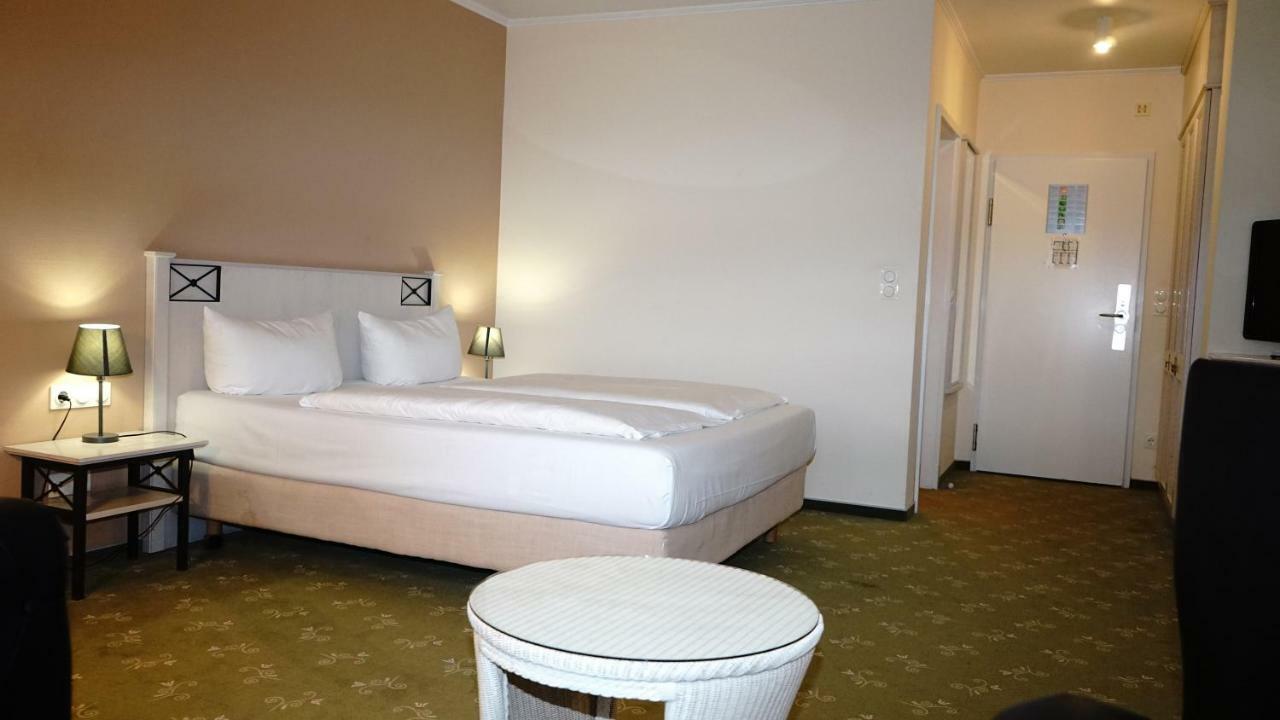 Entree Gross Borstel Garni Hotel Hamburg Exterior photo