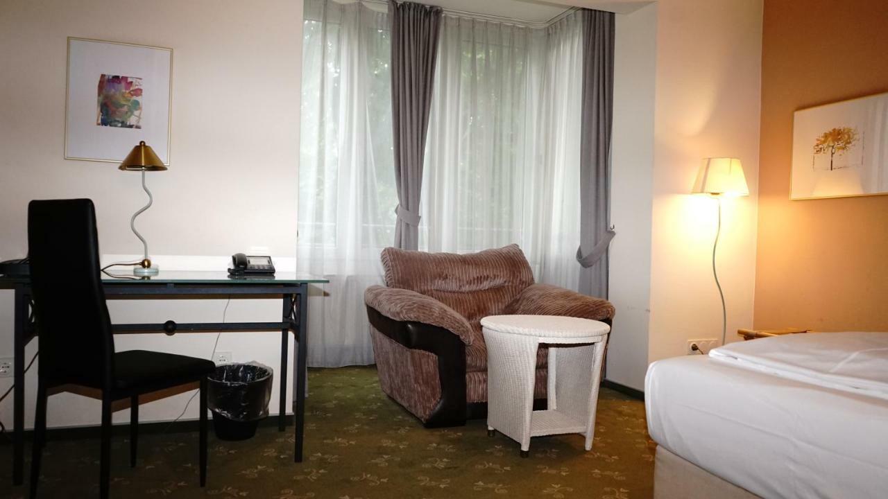 Entree Gross Borstel Garni Hotel Hamburg Exterior photo